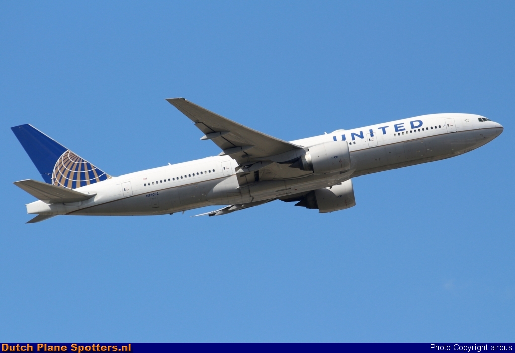 N78002 Boeing 777-200 United Airlines by airbus