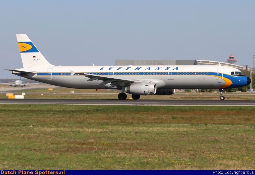 D-AIDV Airbus A321 Lufthansa by airbus