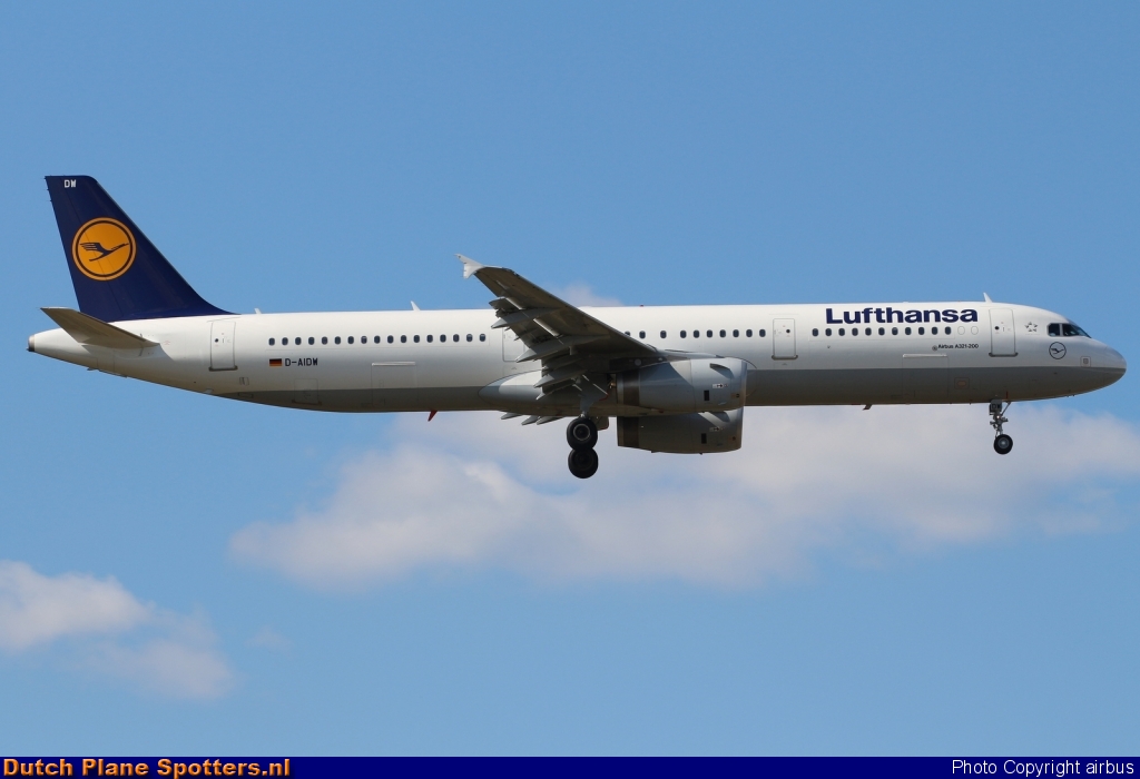 D-AIDW Airbus A321 Lufthansa by airbus