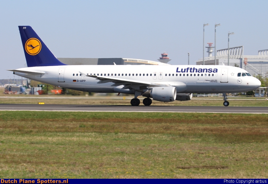 D-AIPP Airbus A320 Lufthansa by airbus