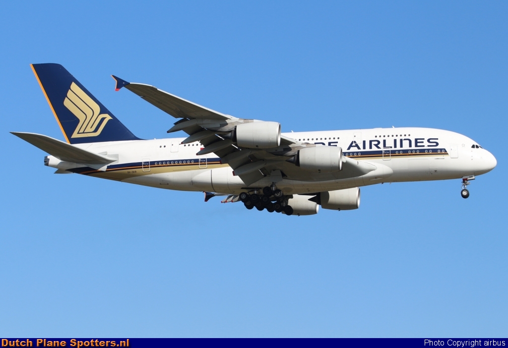 9V-SKR Airbus A380-800 Singapore Airlines by airbus