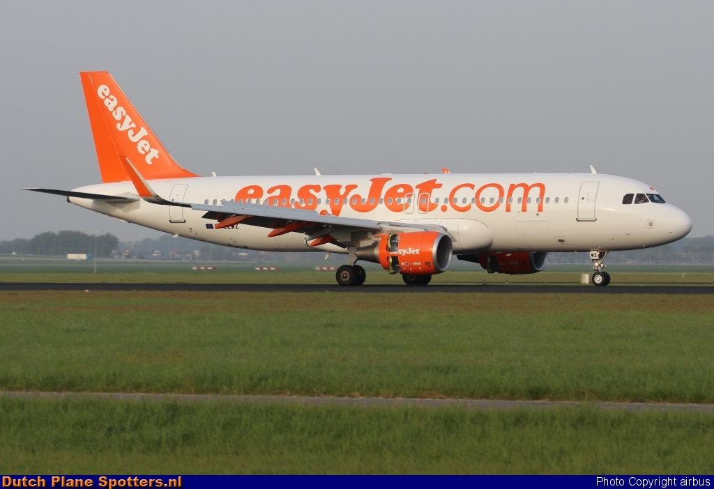 G-EZWZ Airbus A320 easyJet by airbus