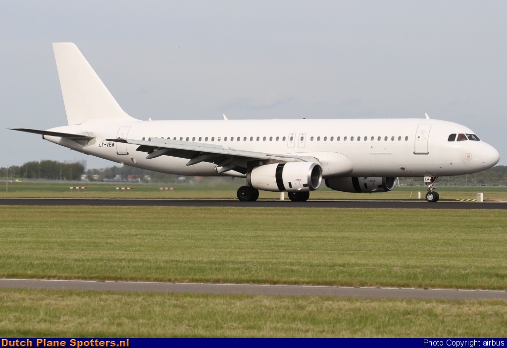 LY-VEM Airbus A320 Avion Express by airbus