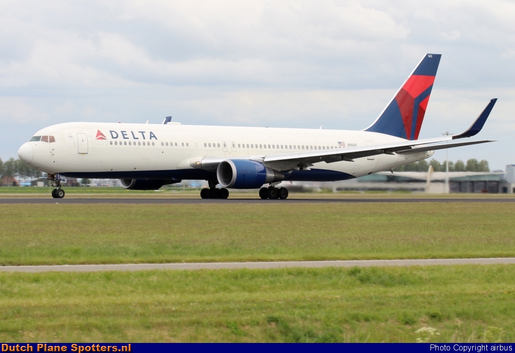 N1605 Boeing 767-300 Delta Airlines by airbus