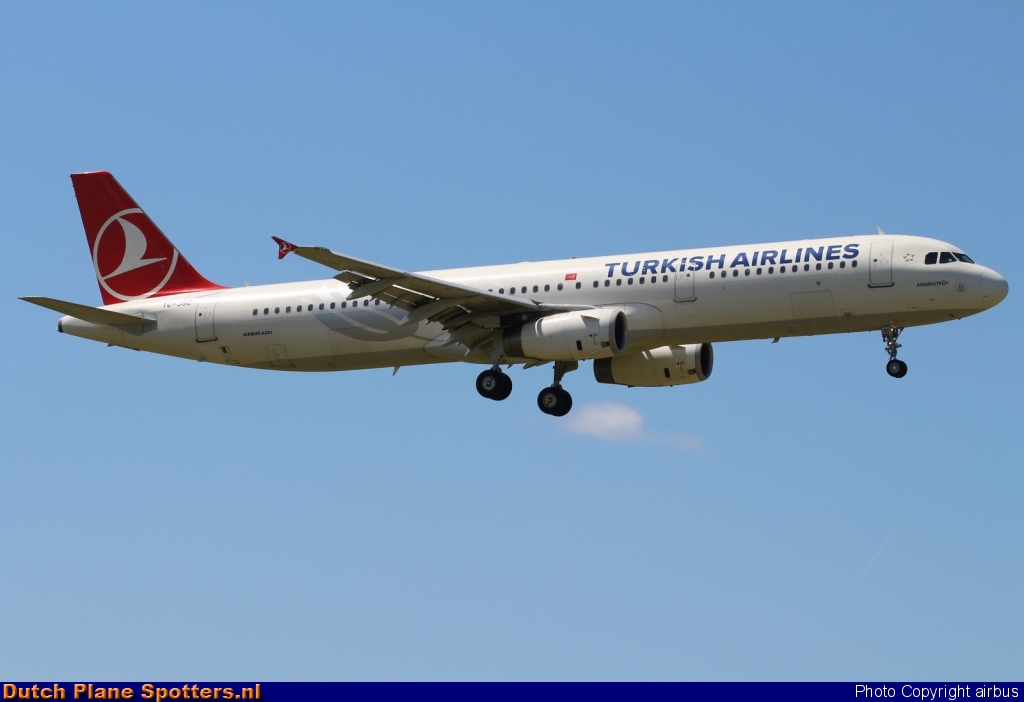 TC-JSE Airbus A321 Turkish Airlines by airbus