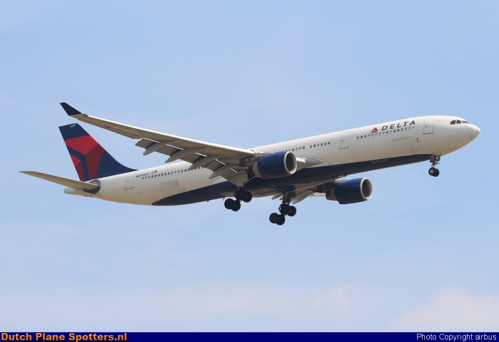 N819NW Airbus A330-300 Delta Airlines by airbus
