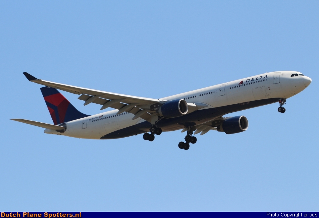 N809NW Airbus A330-300 Delta Airlines by airbus