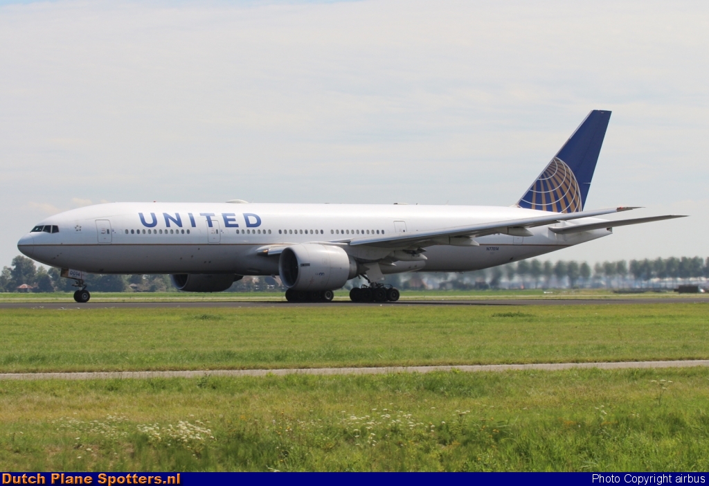 N77014 Boeing 777-200 United Airlines by airbus