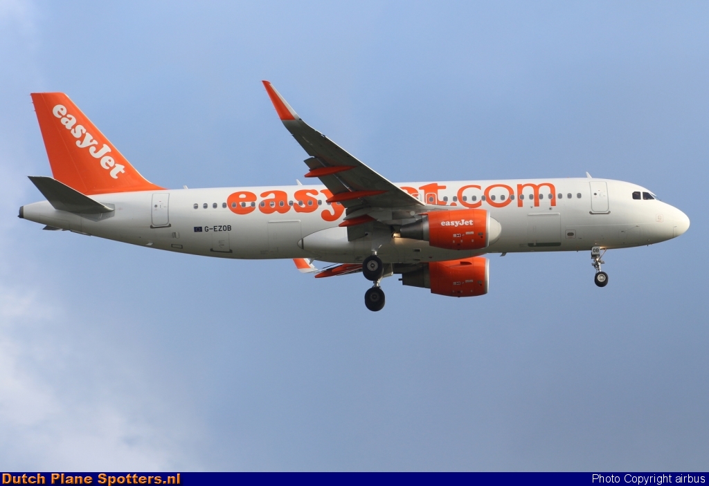 G-EZOB Airbus A320 easyJet by airbus