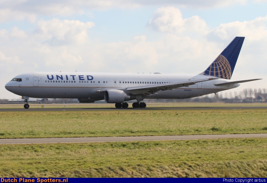 N644UA Boeing 767-300 United Airlines by airbus