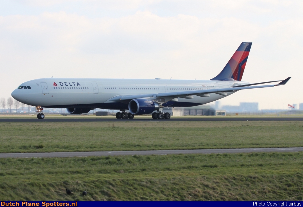 N826NW Airbus A330-300 Delta Airlines by airbus