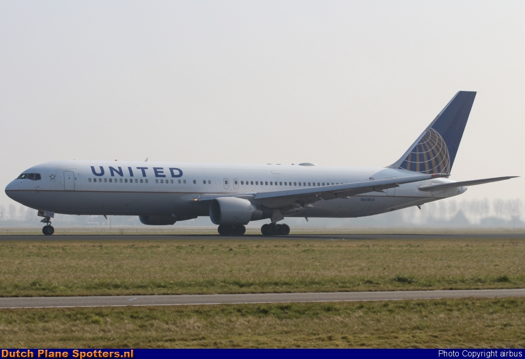 N658UA Boeing 767-300 United Airlines by airbus