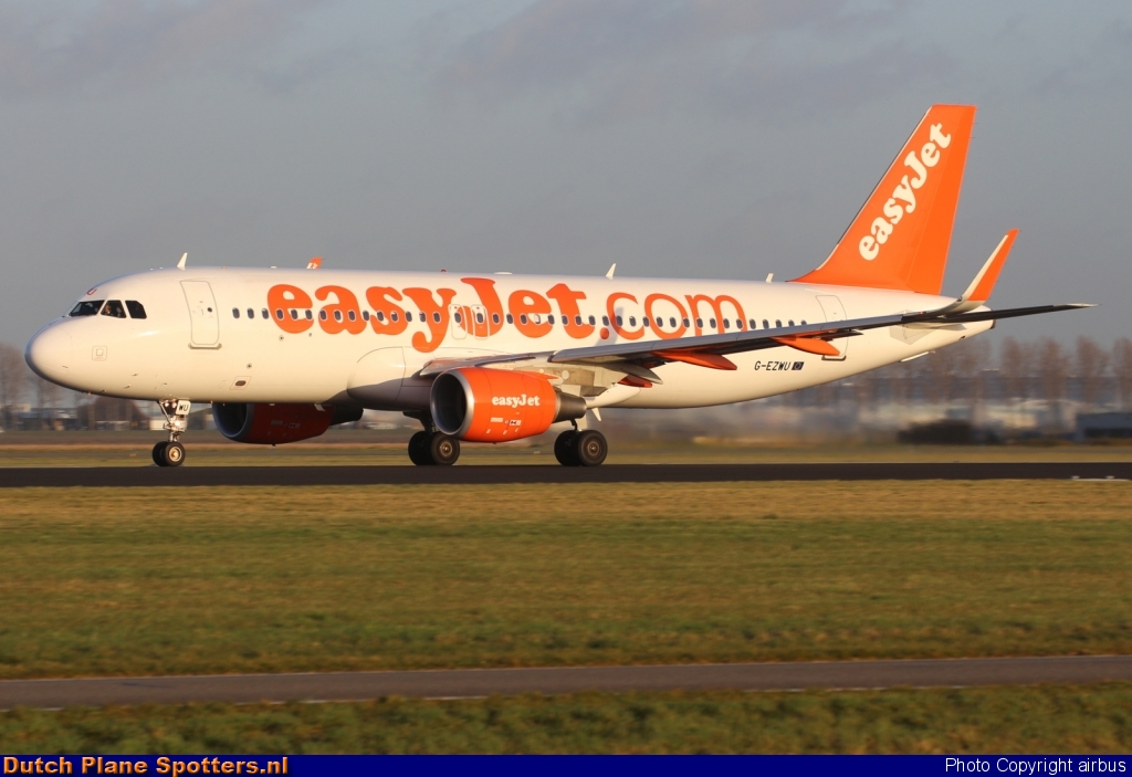 G-EZWU Airbus A320 easyJet by airbus