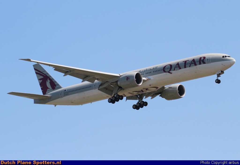 A7-BAX Boeing 777-300 Qatar Airways by airbus