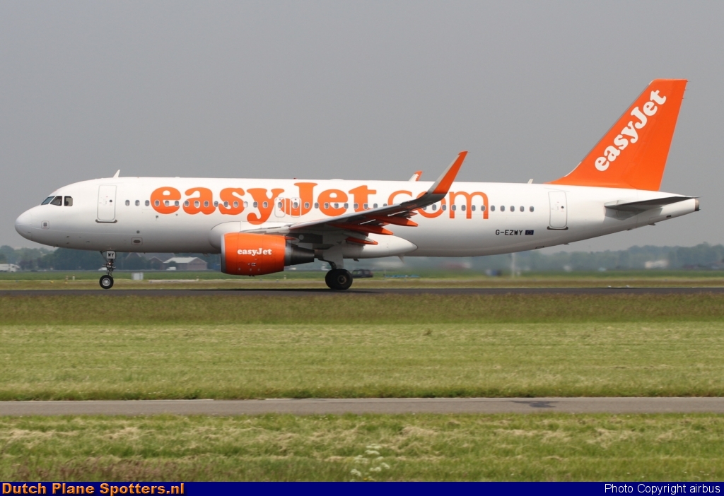 G-EZWY Airbus A320 easyJet by airbus