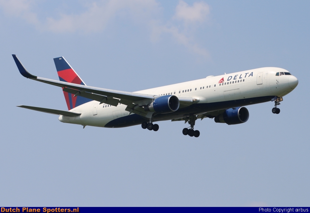 N194DN Boeing 767-300 Delta Airlines by airbus