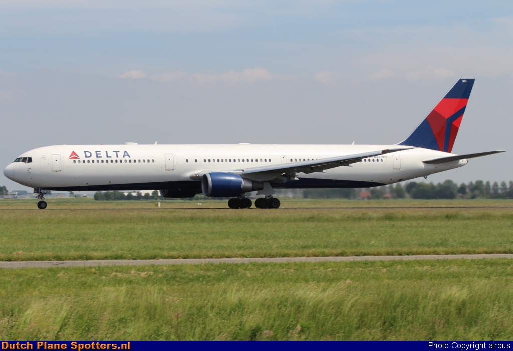 N827MH Boeing 767-400 Delta Airlines by airbus