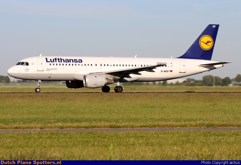 D-AIQT Airbus A320 Lufthansa by airbus
