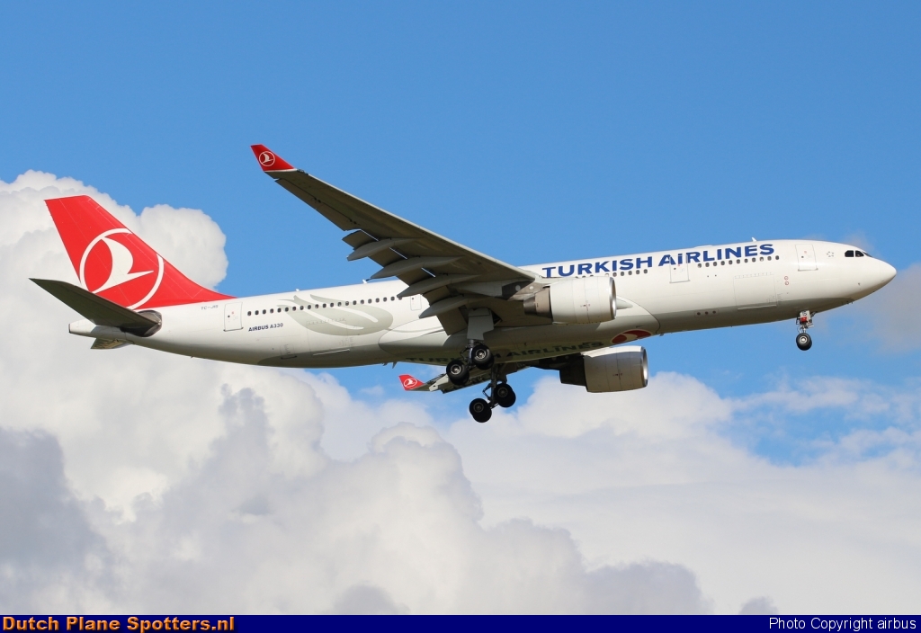 TC-JIS Airbus A330-200 Turkish Airlines by airbus