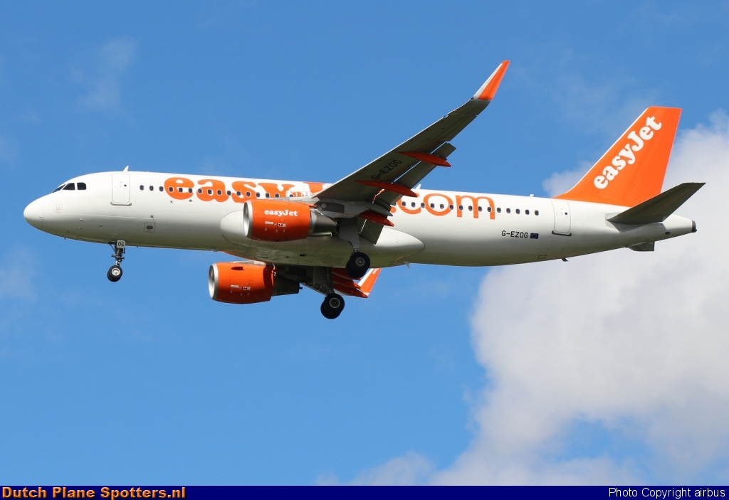 G-EZOG Airbus A320 easyJet by airbus