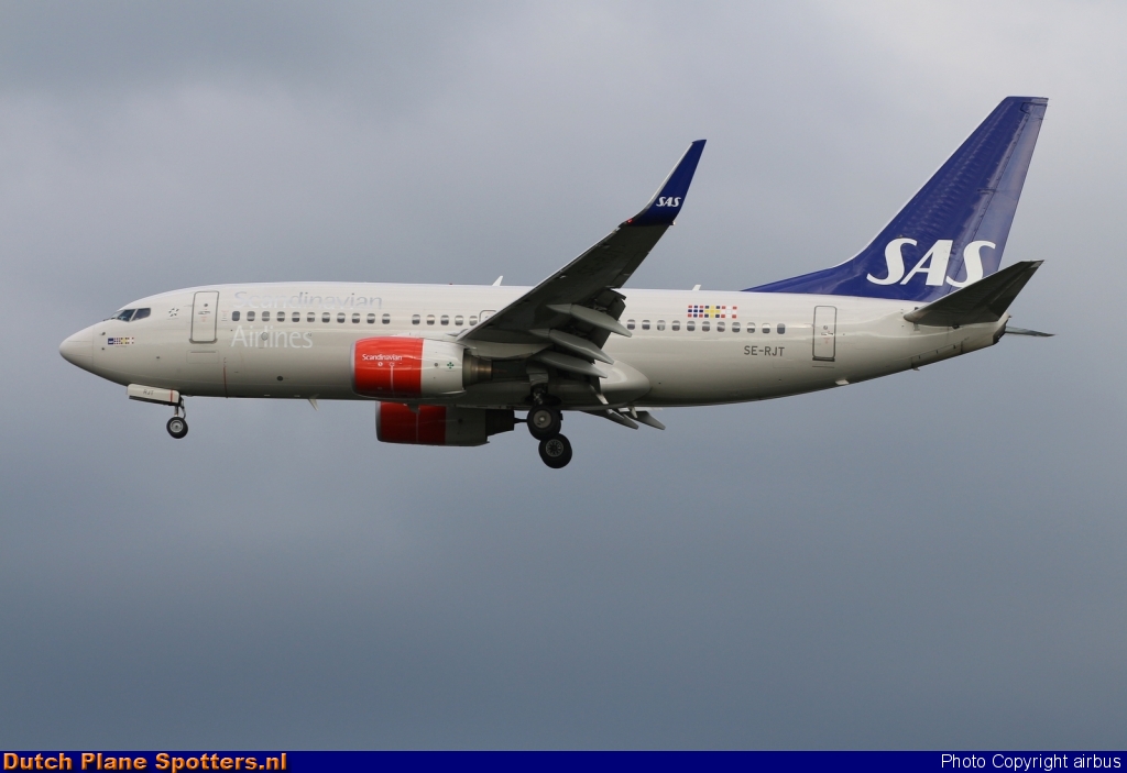SE-RJT Boeing 737-700 SAS Scandinavian Airlines by airbus