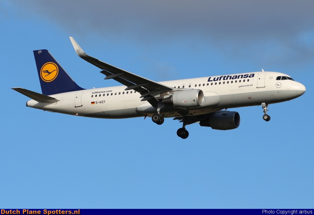 D-AIZY Airbus A320 Lufthansa by airbus