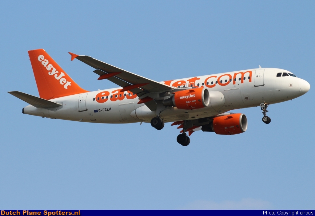 G-EZEH Airbus A319 easyJet by airbus
