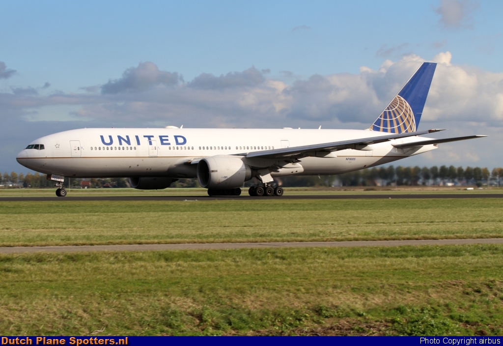 N78005 Boeing 777-200 United Airlines by airbus