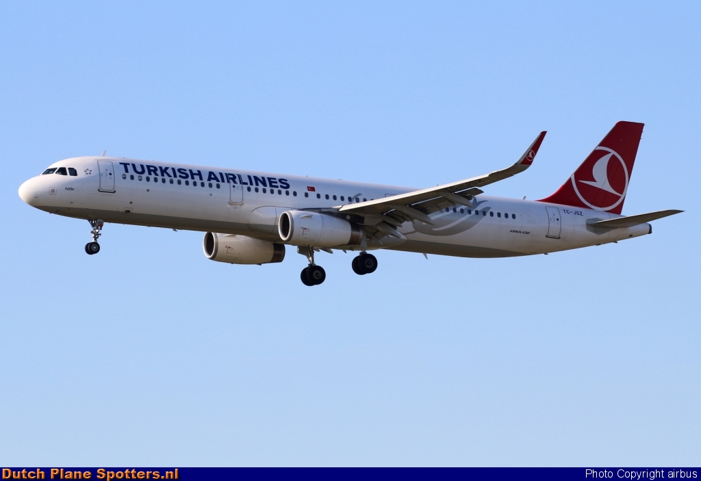 TC-JSZ Airbus A321 Turkish Airlines by airbus