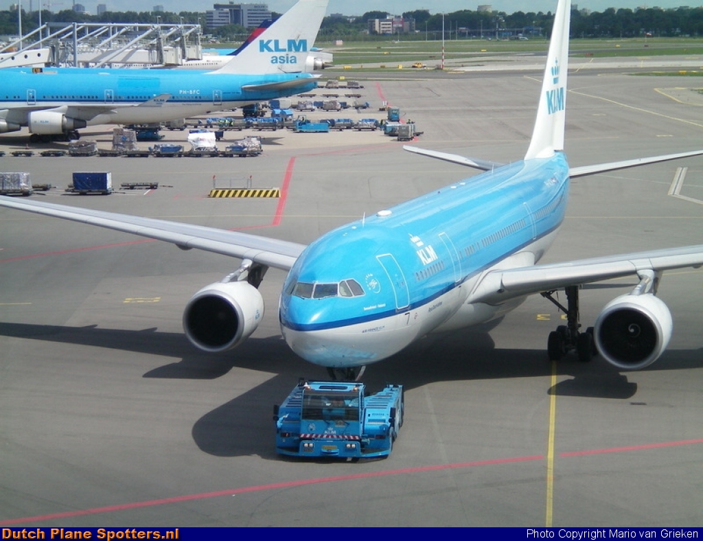 PH-AOH Airbus A330-200 KLM Royal Dutch Airlines by MariovG