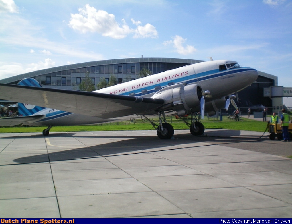 PH-PBA Douglas DC3 DDA Classic Airlines by MariovG