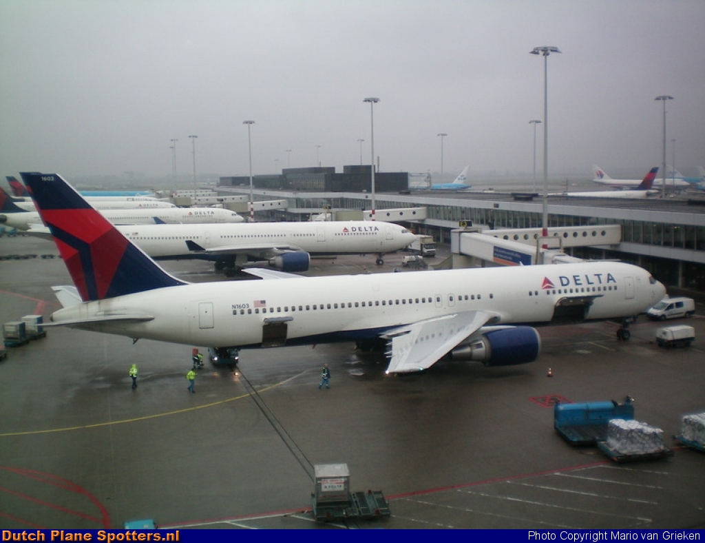 N1603 Boeing 767-300 Delta Airlines by MariovG