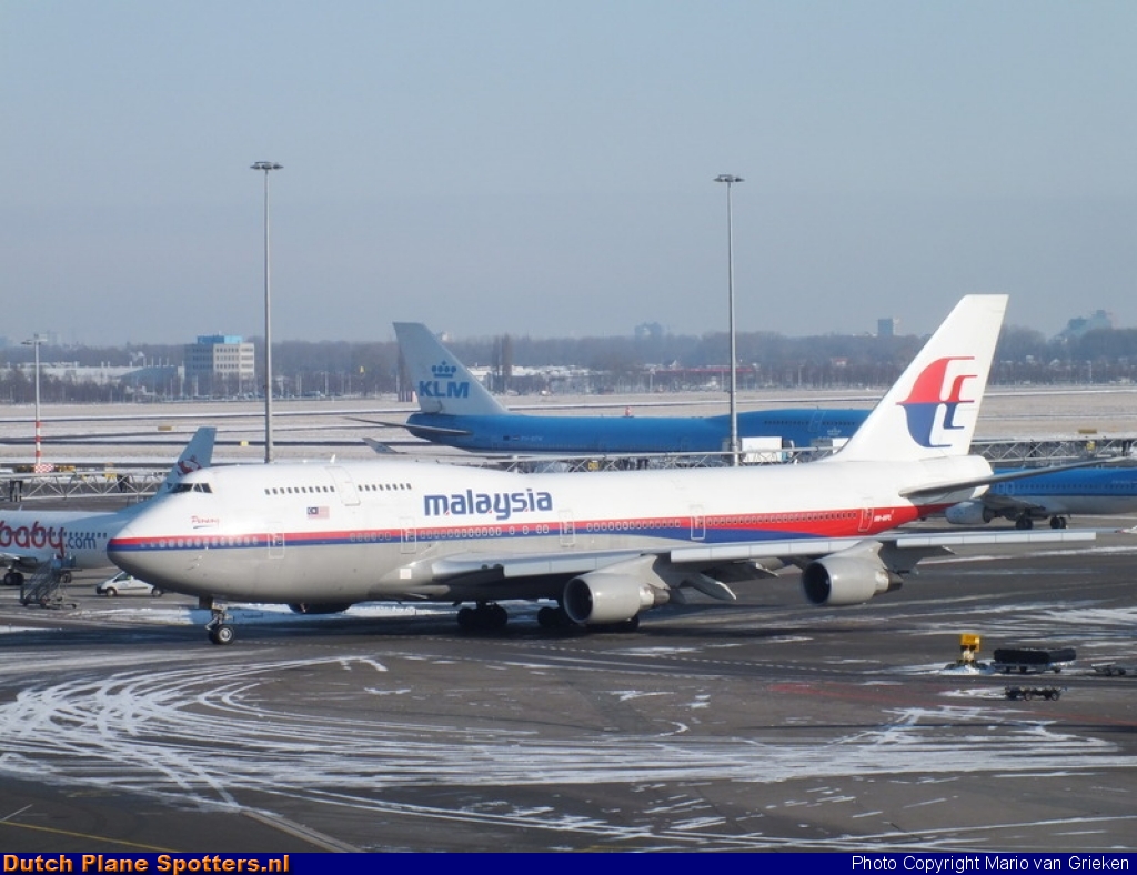 9M-MPL Boeing 747-400 Malaysia Airlines by MariovG