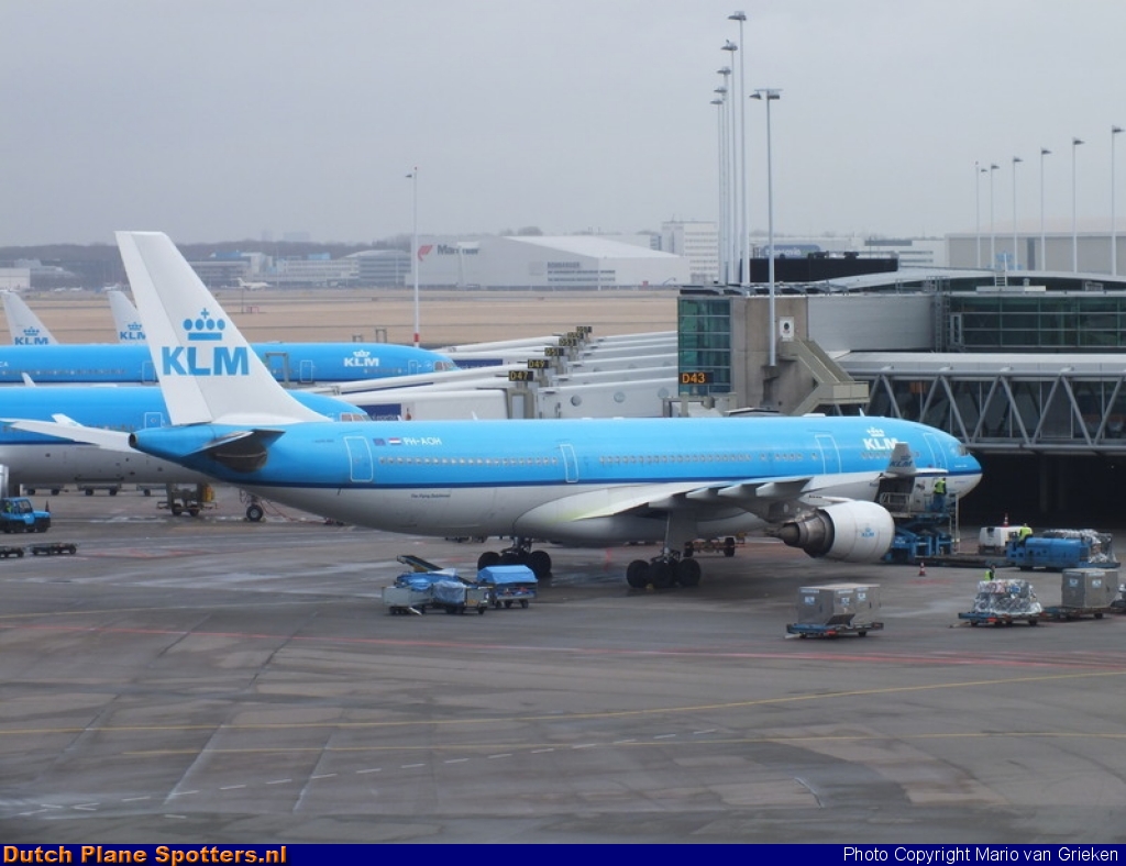 PH-AOH Airbus A330-200 KLM Royal Dutch Airlines by MariovG