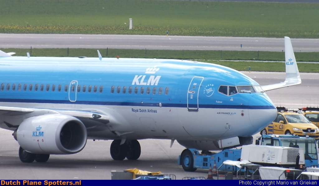 PH-BGK Boeing 737-700 KLM Royal Dutch Airlines by MariovG