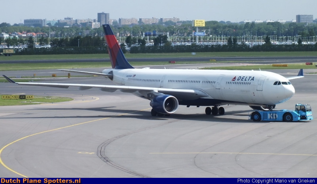 N810NW Airbus A330-300 Delta Airlines by MariovG