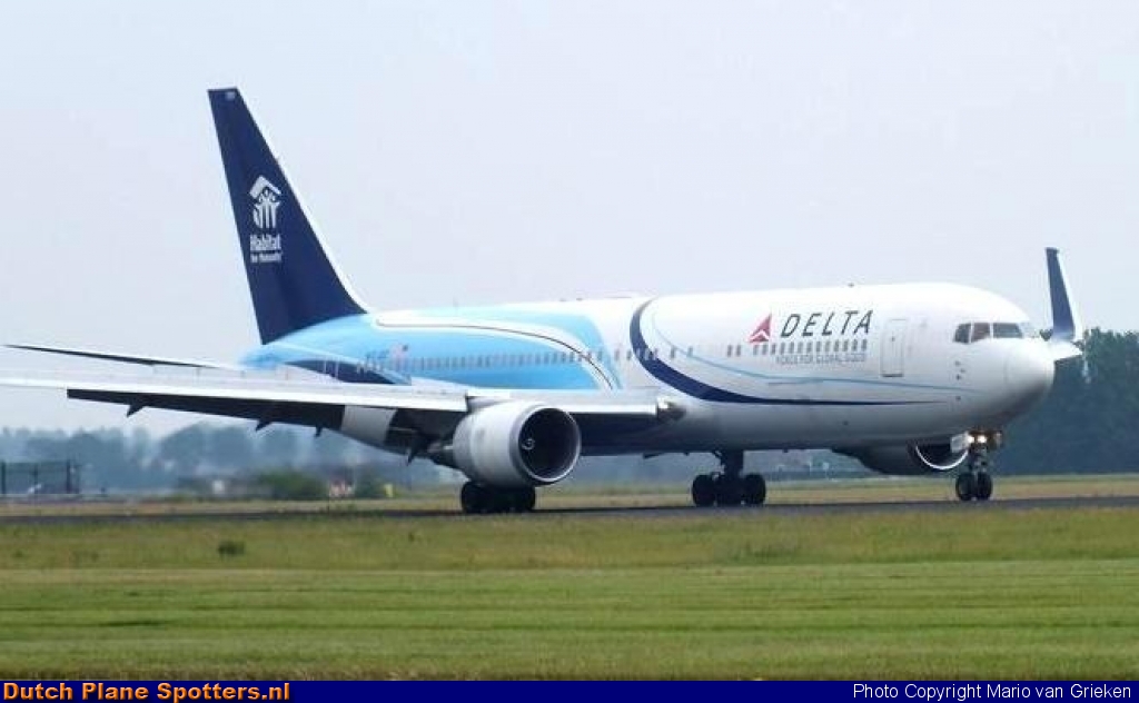 N171DZ Boeing 767-300 Delta Airlines by MariovG