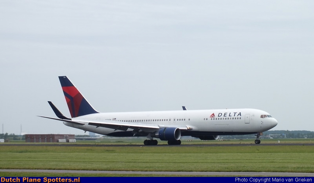 N176DN Boeing 767-300 Delta Airlines by MariovG