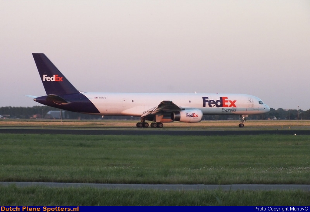 N915FD Boeing 757-200 FedEx by MariovG