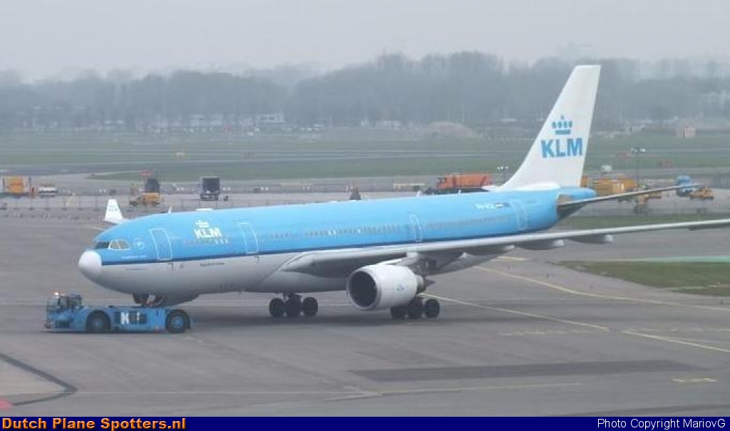PH-AOL Airbus A330-200 KLM Royal Dutch Airlines by MariovG