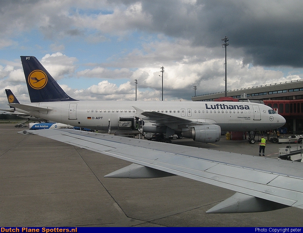D-AIPT Airbus A320 Lufthansa by peter