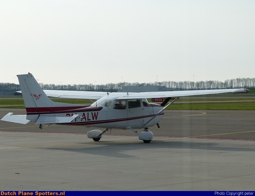 PH-ALW Cessna 172 Skyhawk Special Air Services by peter
