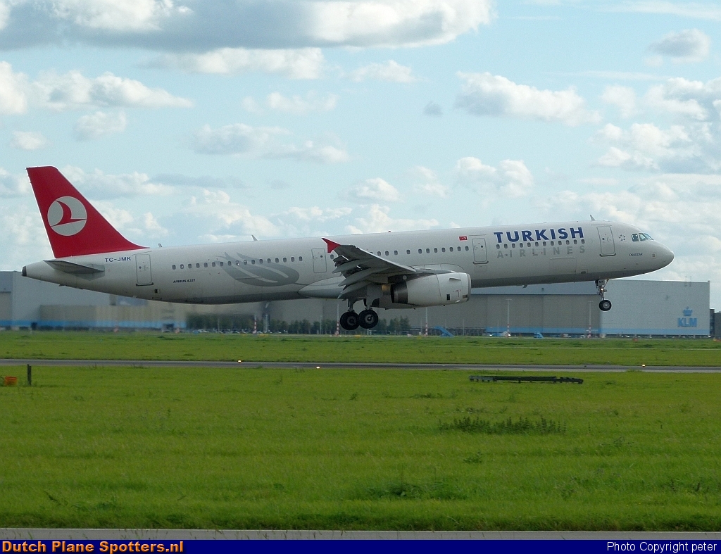 TC-JMK Airbus A321 Turkish Airlines by peter
