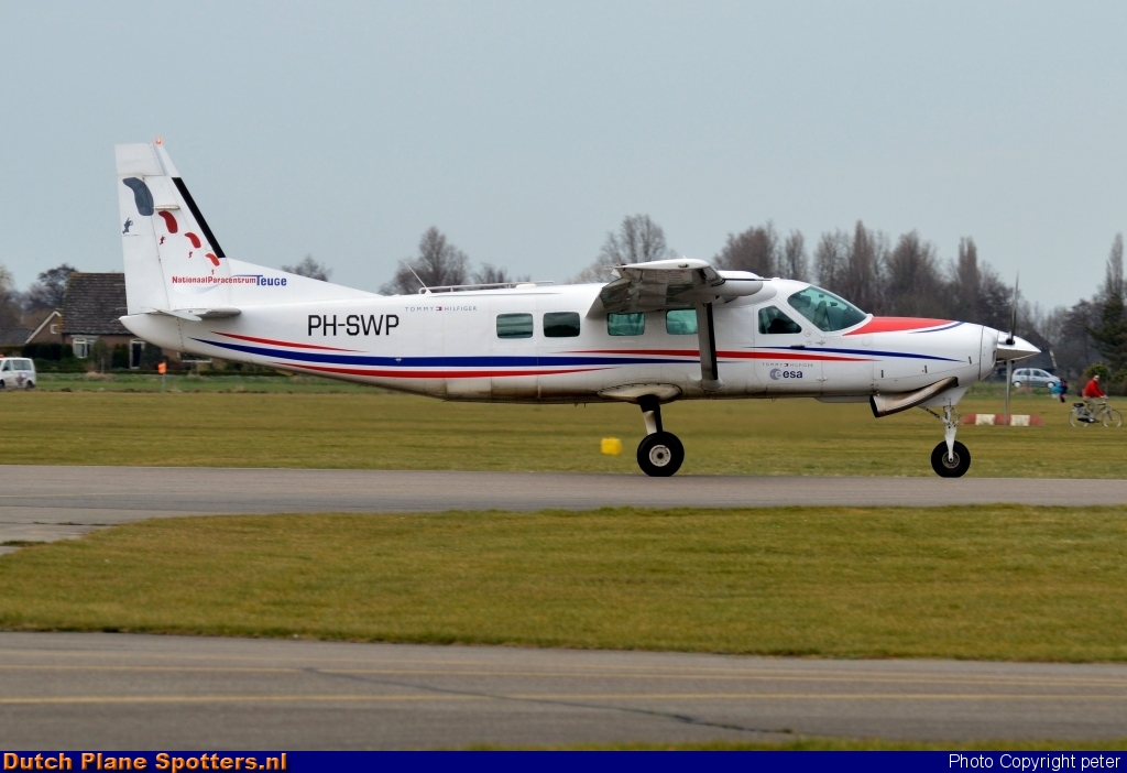 PH-SWP Cessna 208 Super Cargomaster Nationaal Paracentrum Teuge by peter