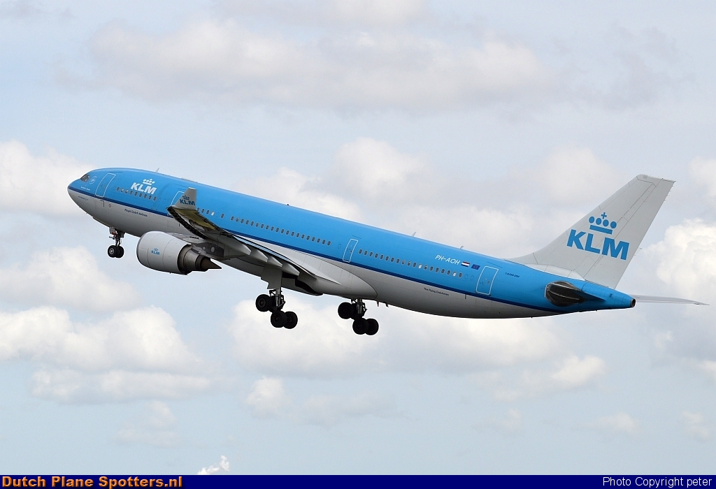PH-AOH Airbus A330-200 KLM Royal Dutch Airlines by peter