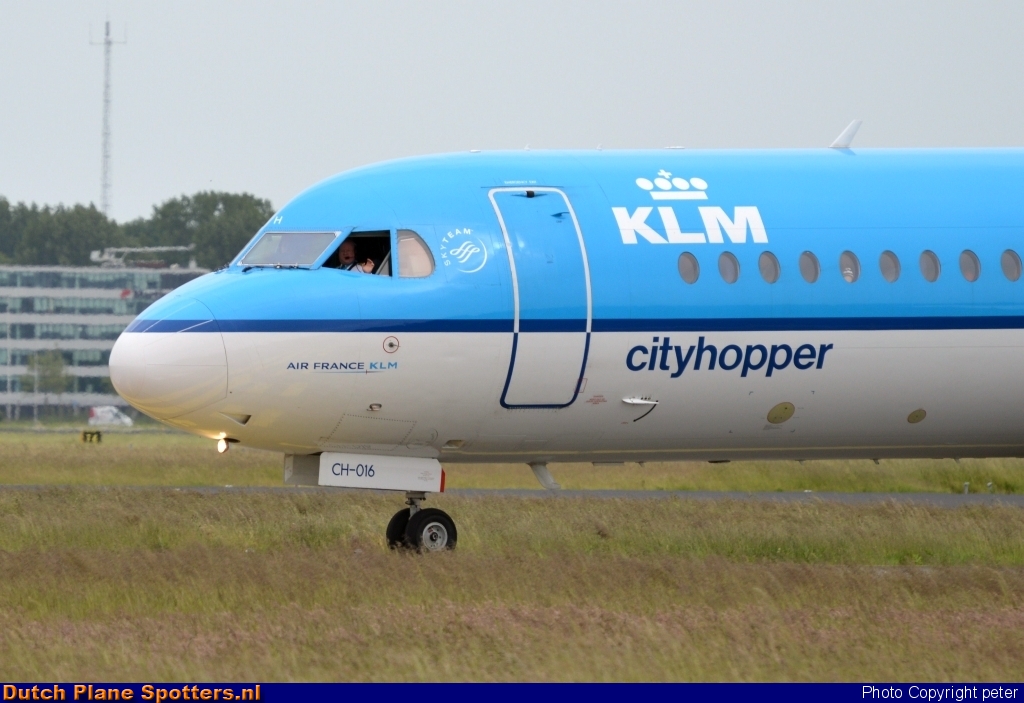 PH-JCH Fokker 70 KLM Cityhopper by peter