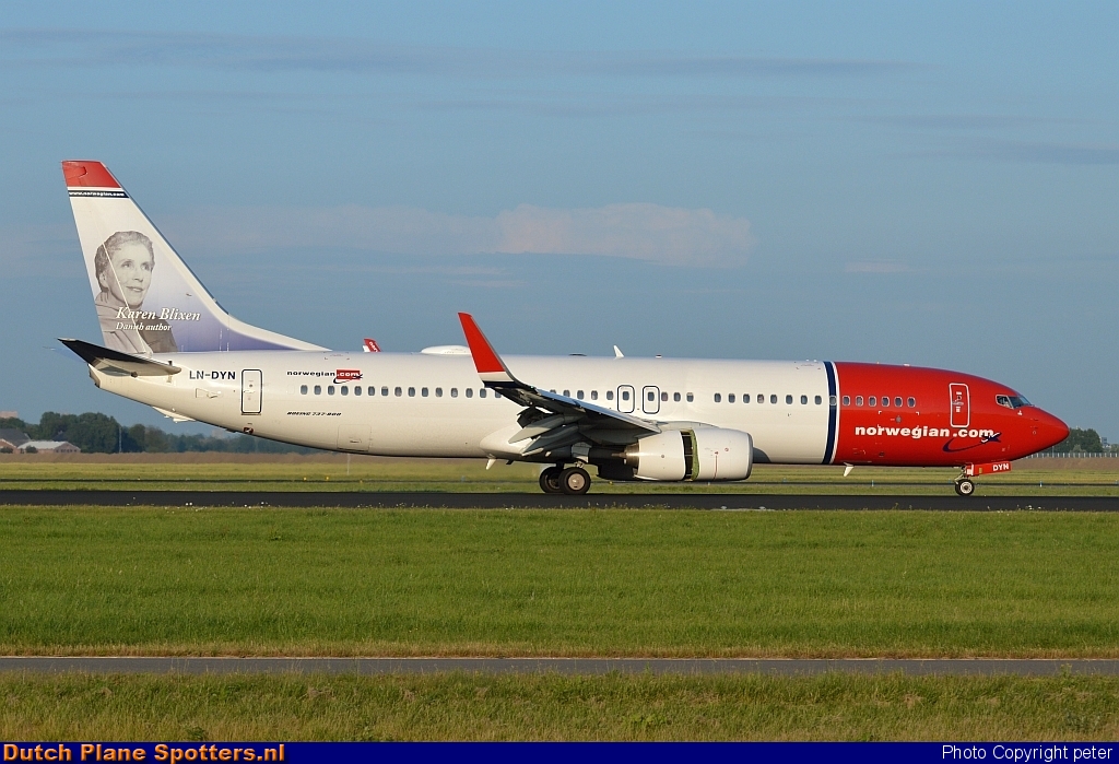 LN-DYN Boeing 737-800 Norwegian Air Shuttle by peter