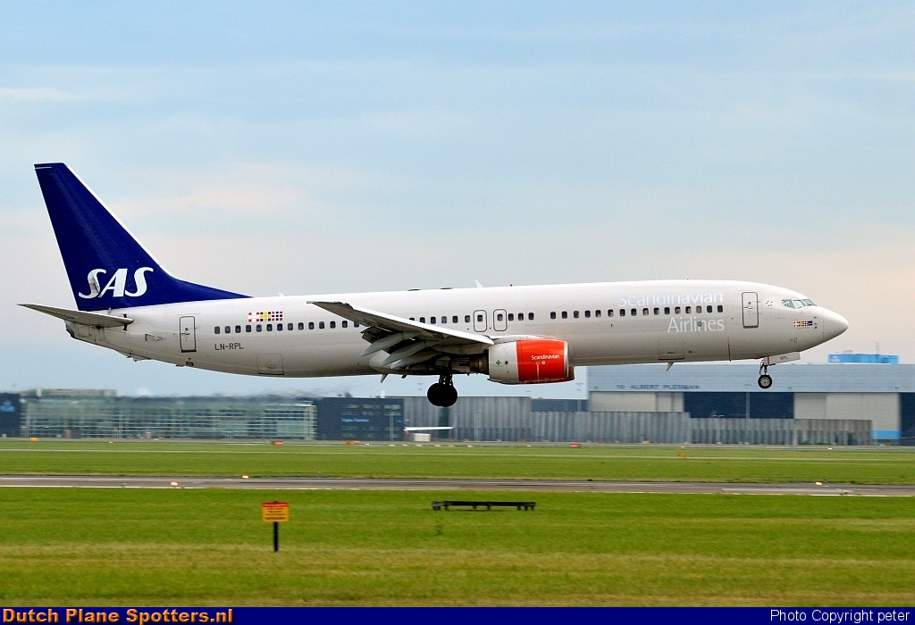 LN-RPL Boeing 737-800 SAS Scandinavian Airlines by peter