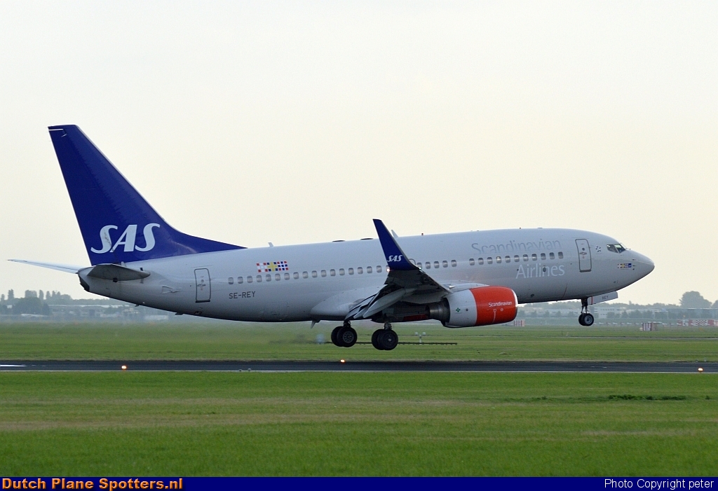 SE-REY Boeing 737-700 SAS Scandinavian Airlines by peter
