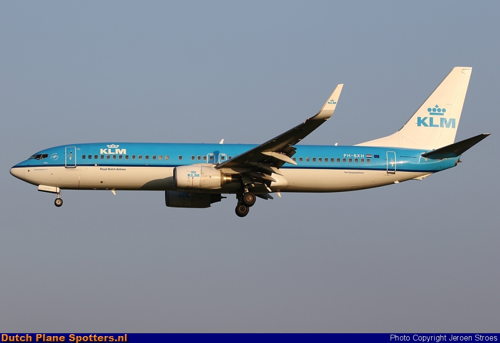 PH-BXH Boeing 737-800 KLM Royal Dutch Airlines by Jeroen Stroes